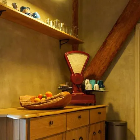 Avondzon In Romantische Stolpboerderij Apartment